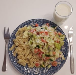 Kreeka salat makaronidega