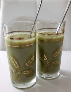 Banaani-õuna-rooma salatismoothie