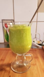 Roheline mango-apelsini smoothie